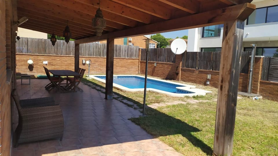 Swimming pool, Swimming pool