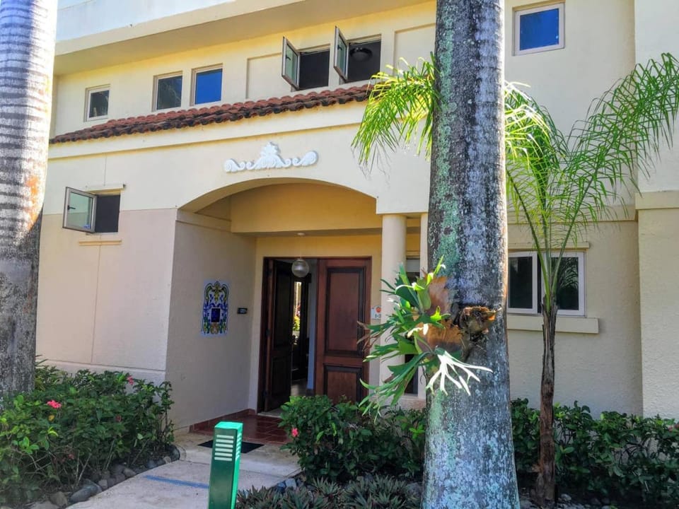 Property building, Facade/entrance