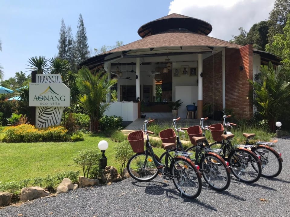 Facade/entrance, Activities, Cycling