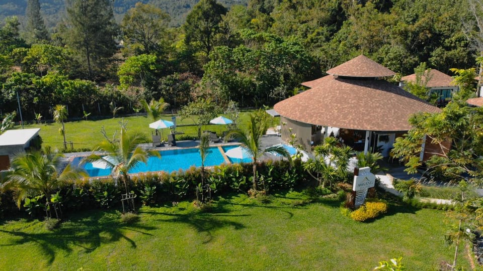 Pool view, Swimming pool, Swimming pool