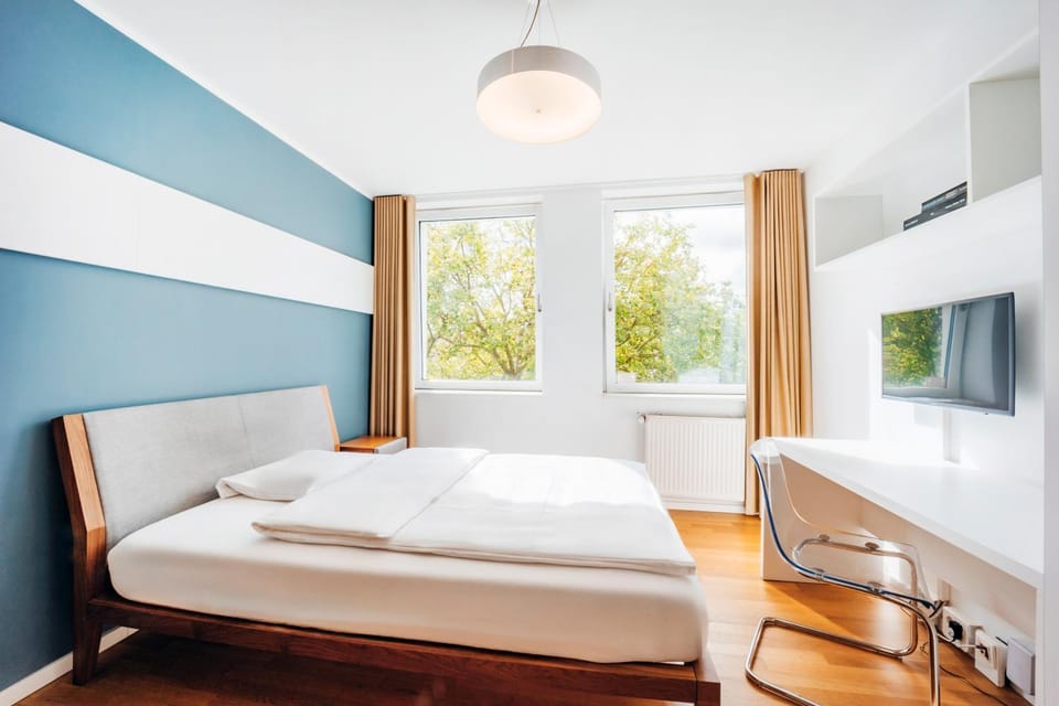 Bed, Day