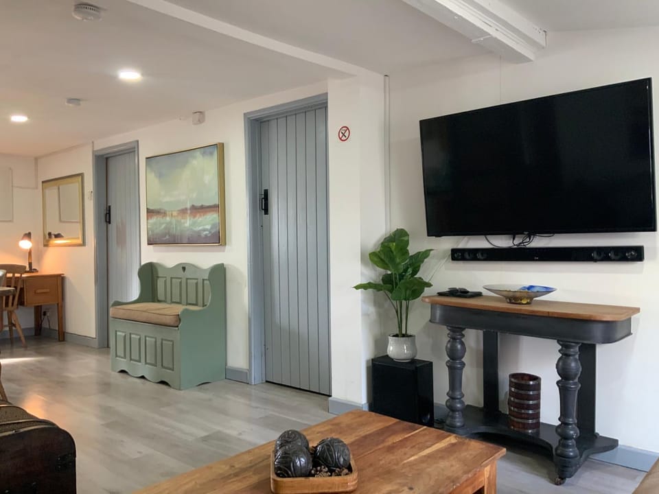 woodpecker cottage at frog trotters cottages House in Cotswold District