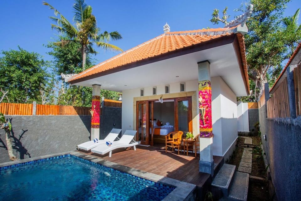 Property building, Patio, Swimming pool, sunbed