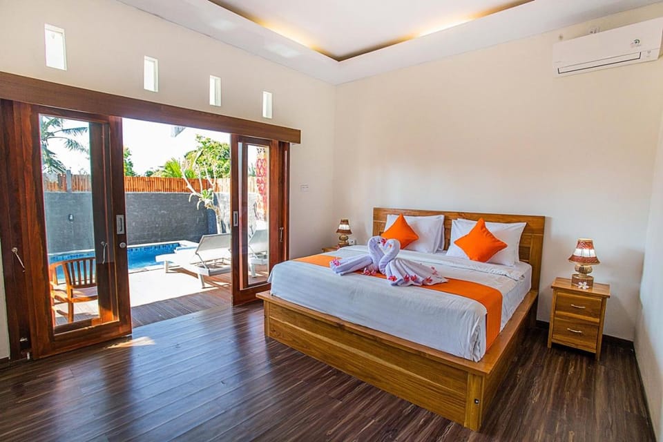Bed, Photo of the whole room, Bedroom, Pool view, air conditioner