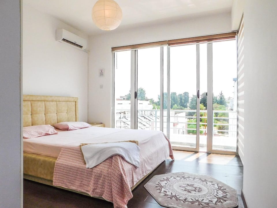 Bed, Bedroom, towels, air conditioner