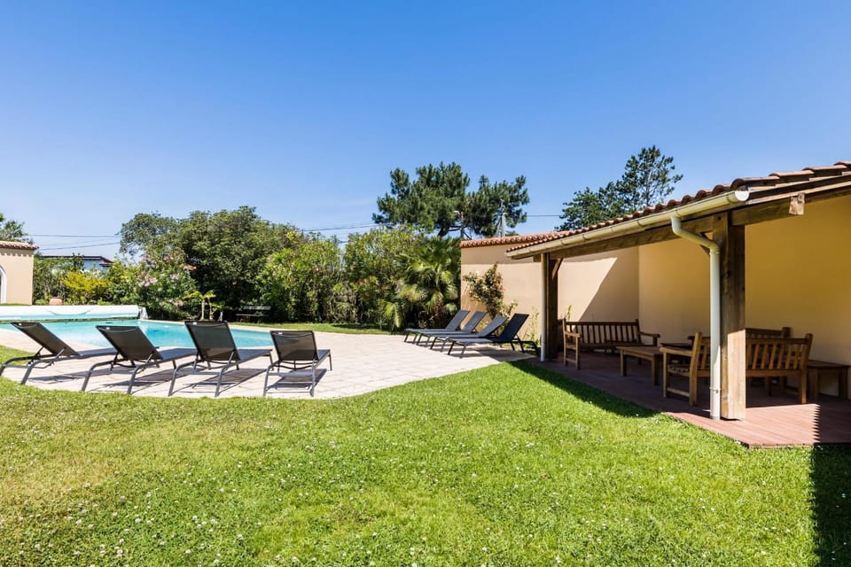 HACIENDA KEYWEEK Large Family Villa with Pool Garden Sauna in Anglet Villa in Anglet