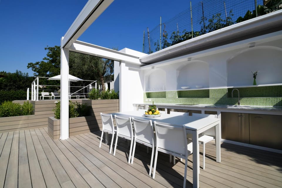 Patio, Day, Balcony/Terrace, Balcony/Terrace, Dining area