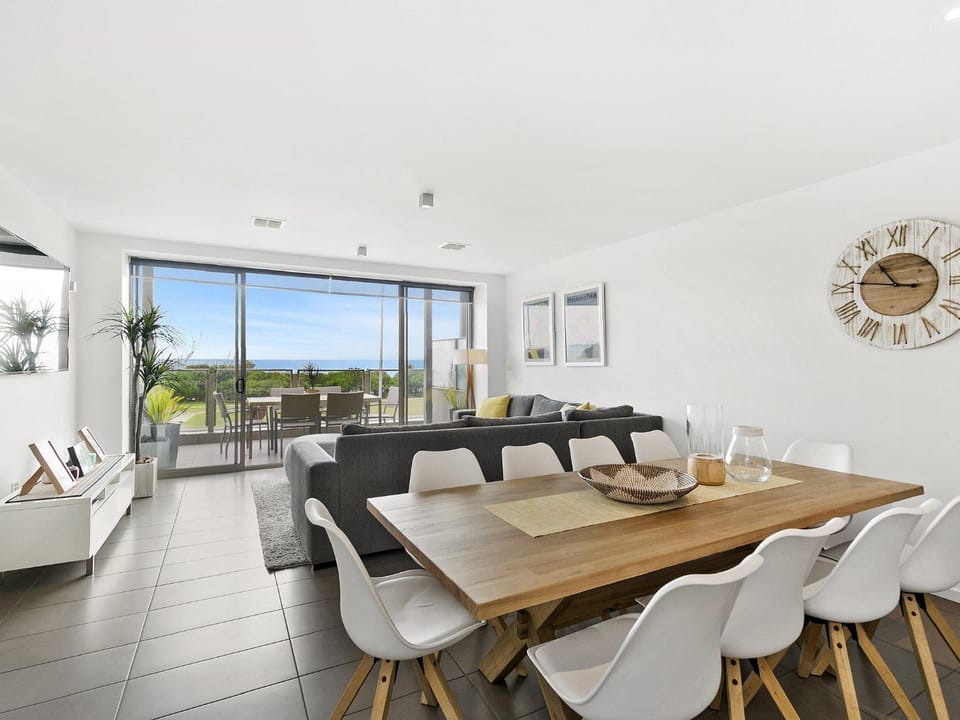 Waterfront Two Apartment in Lorne