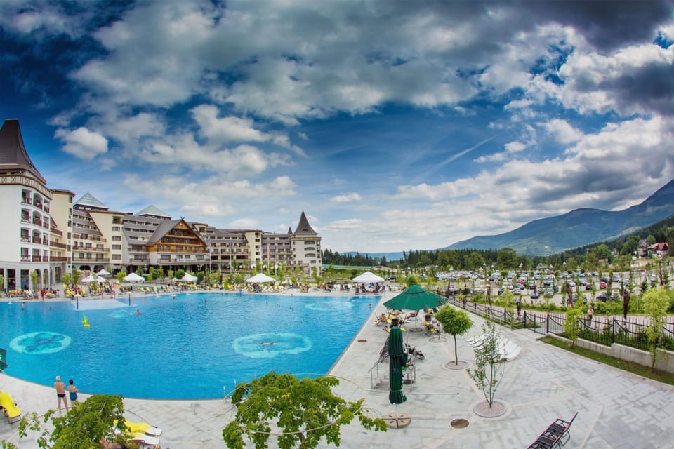 Swimming pool, Swimming pool