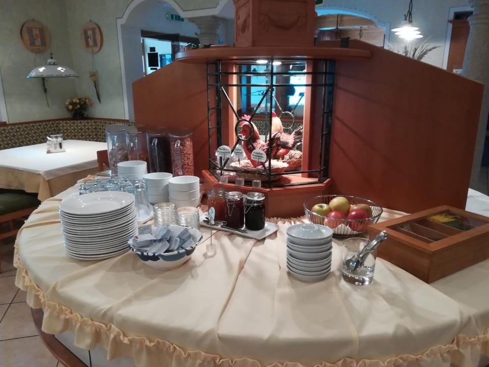 Breakfast, Buffet breakfast