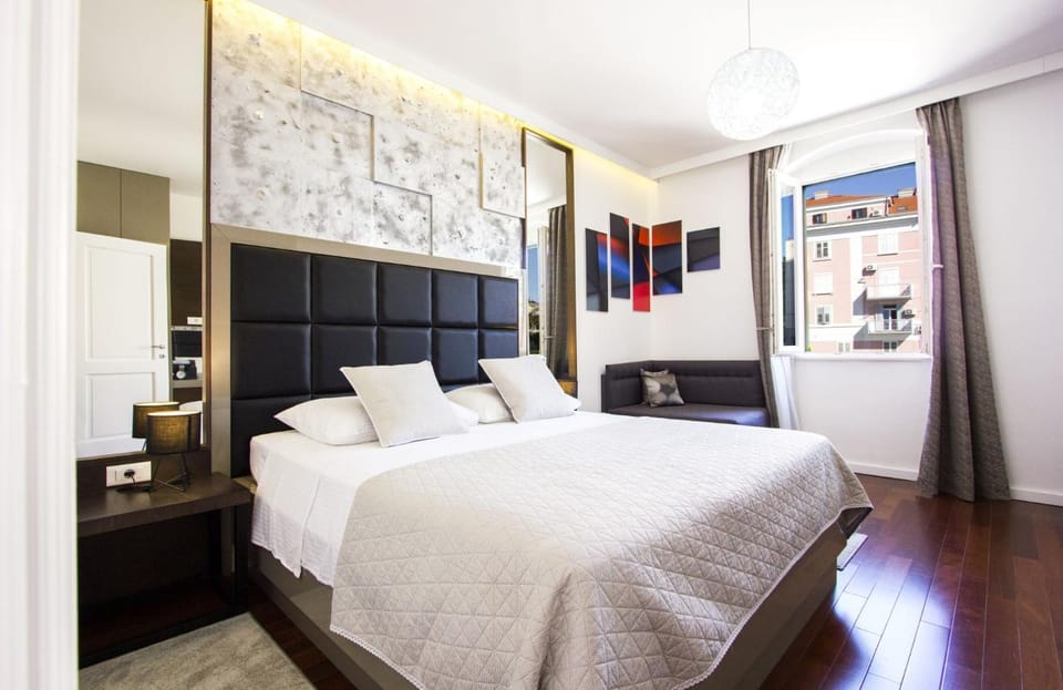 Bed, Bedroom