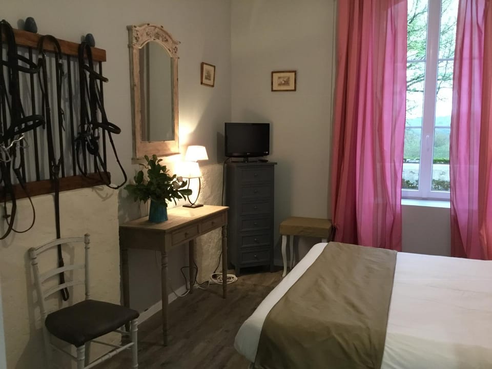 Domaine de Montgenoux Bed and Breakfast in Centre-Val de Loire