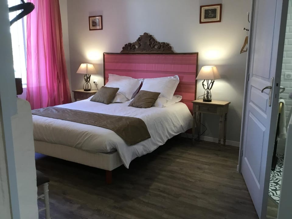 Domaine de Montgenoux Bed and Breakfast in Centre-Val de Loire