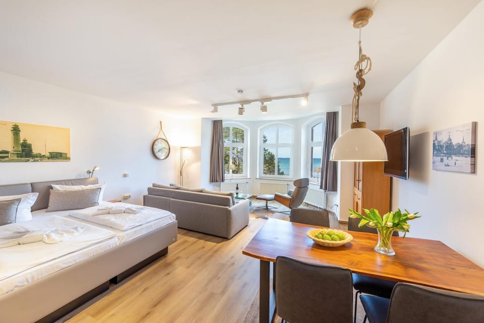 Living room, Photo of the whole room, Bedroom, Sea view