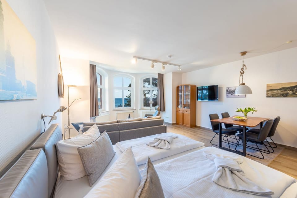 Living room, Photo of the whole room