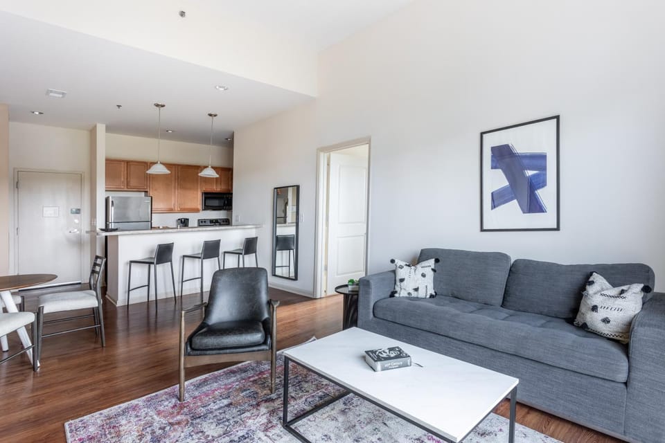 Kitchen or kitchenette, Living room, Seating area, Dining area