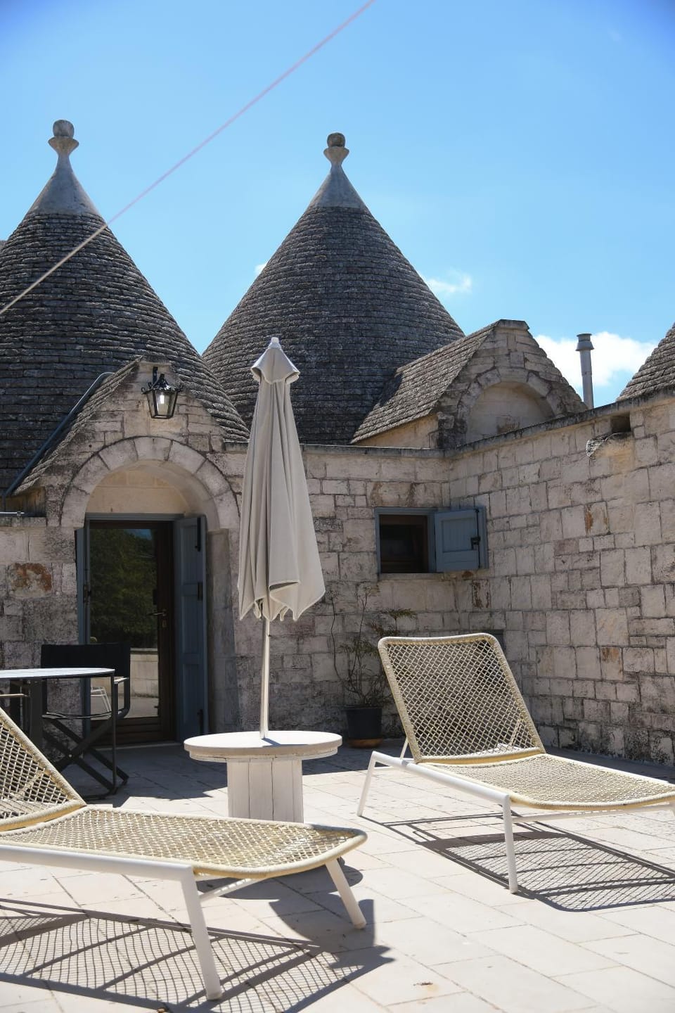 Property building, Patio, Day, sunbed