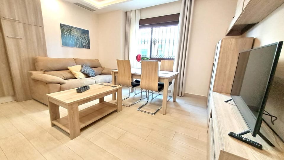 TV and multimedia, Living room, Seating area, Dining area, hair dresser