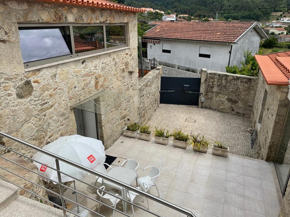 Patio, Parking