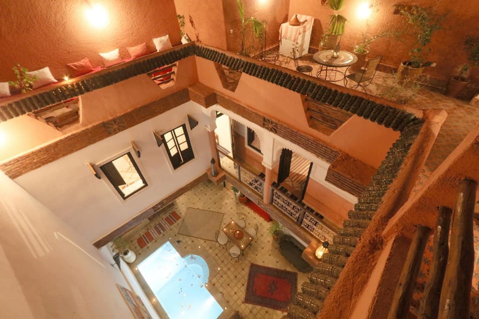 Lounge or bar, Pool view
