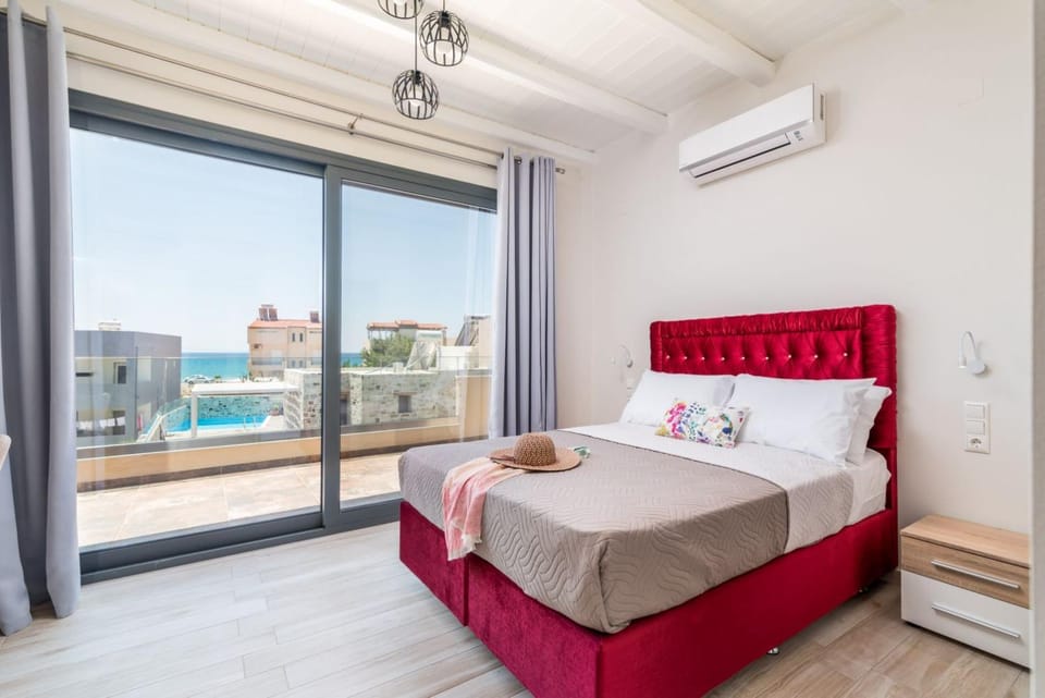 Photo of the whole room, Bedroom, Sea view