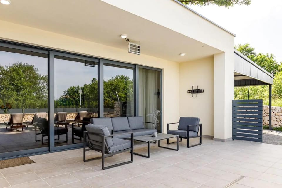 Patio, Day, View (from property/room), Balcony/Terrace, Living room, Seating area, sunbed