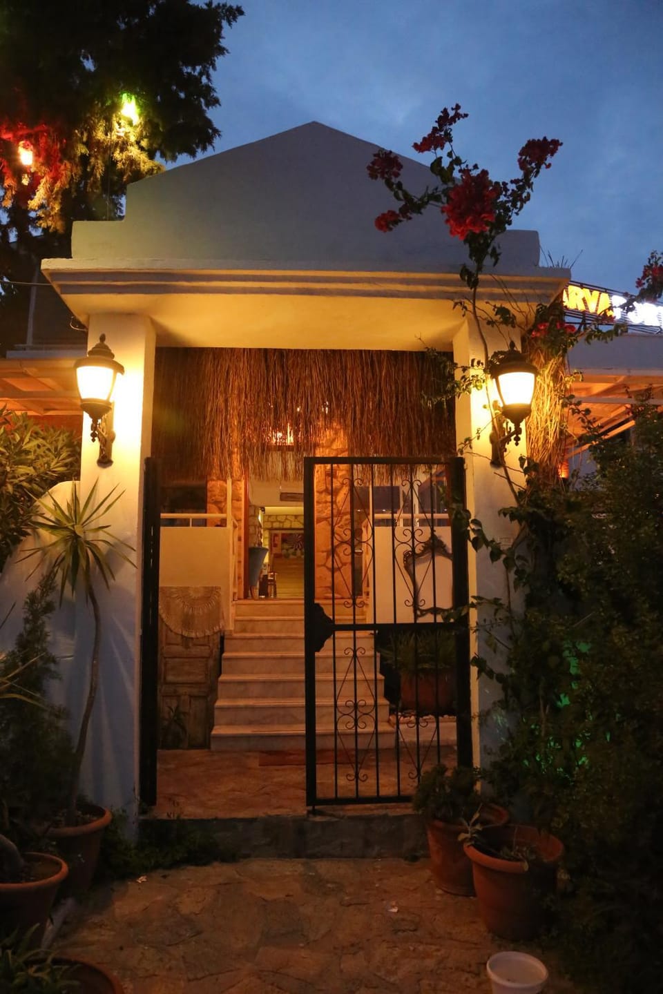Property building, Facade/entrance, Night