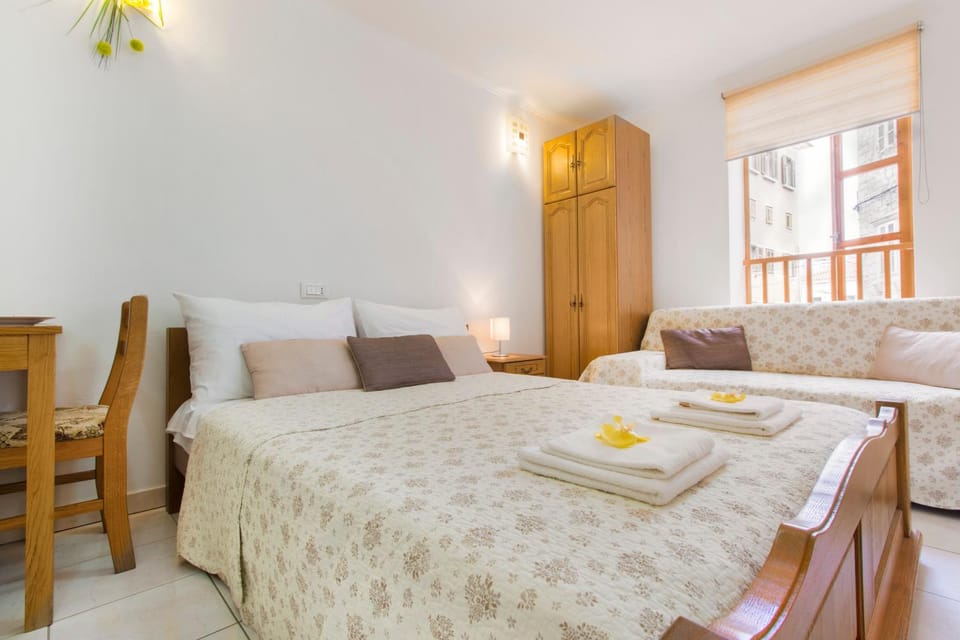 Living room, Bedroom