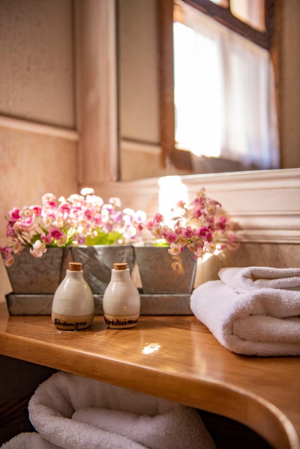 Shower, Toilet, Bathroom, Decorative detail