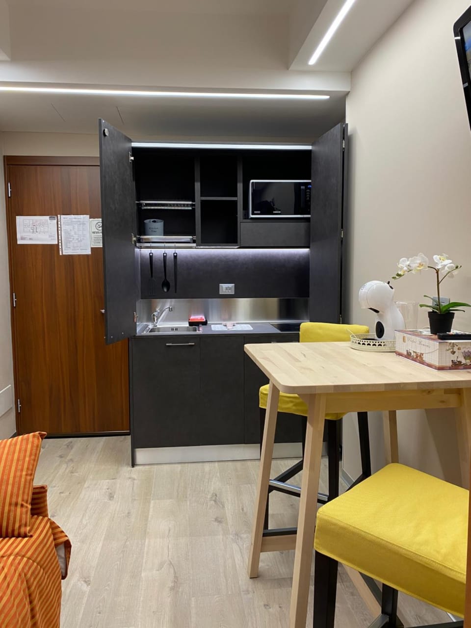 Kitchen or kitchenette, Communal kitchen