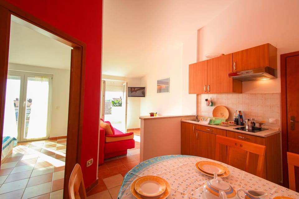 Kitchen or kitchenette, Living room, Dining area