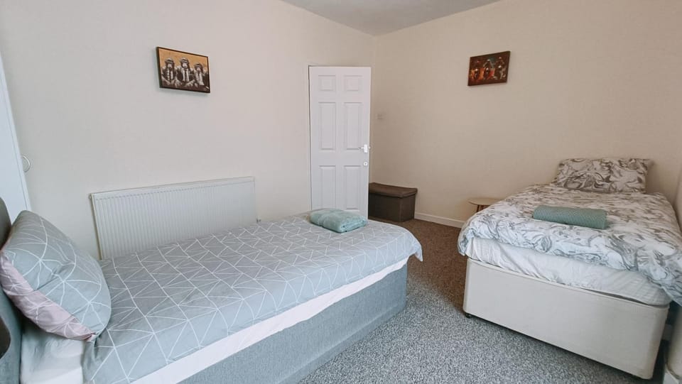 Bed, Bedroom, wardrobe