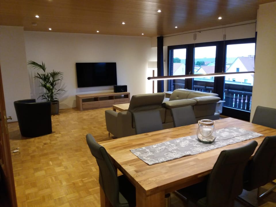 Living room, Dining area