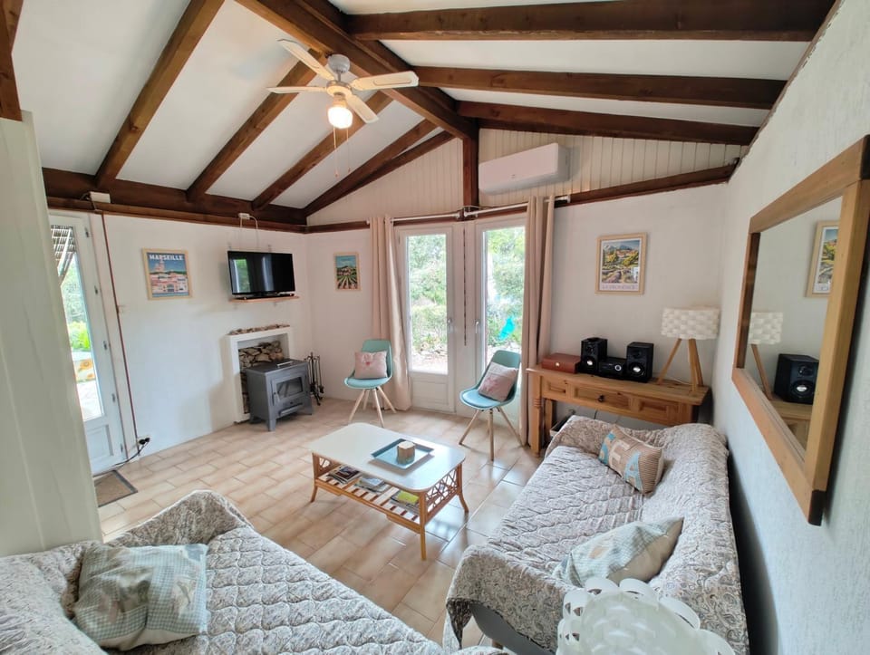 Living room, air conditioner