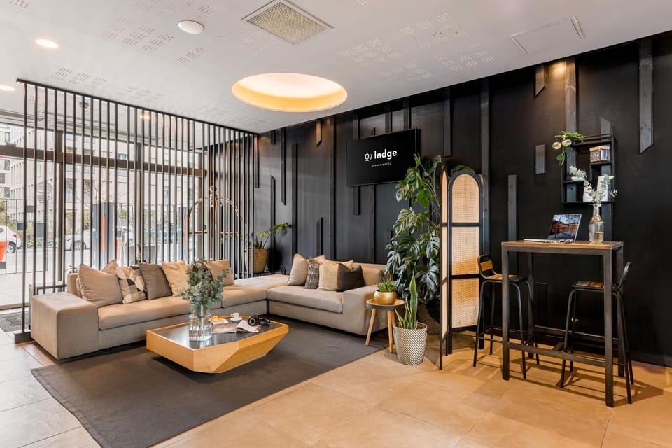 Lobby or reception, Seating area