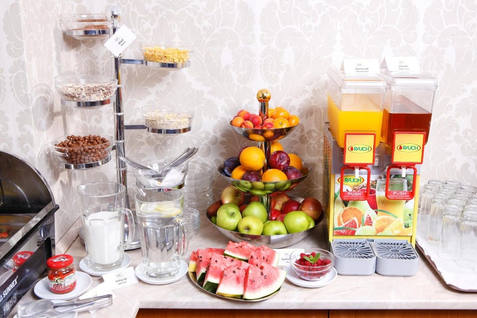 Food, Breakfast, Buffet breakfast, Drinks