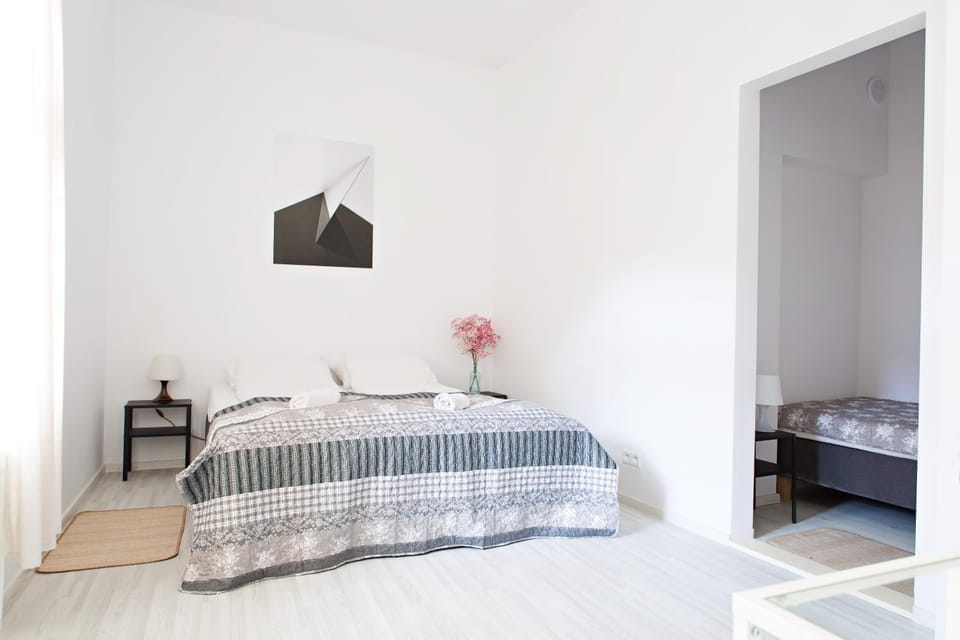 Bed, Photo of the whole room, Bedroom, locker