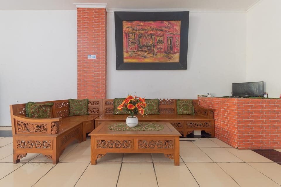 Seating area, Breakfast
