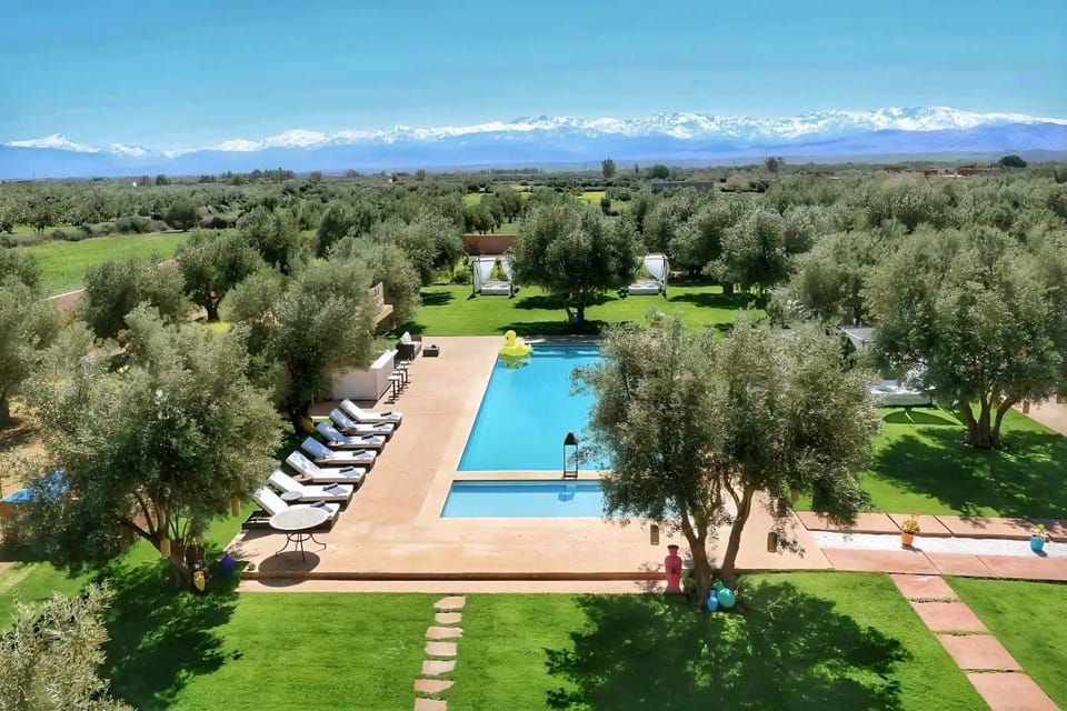 Day, Natural landscape, Bird's eye view, Mountain view, Pool view, Swimming pool, sunbed