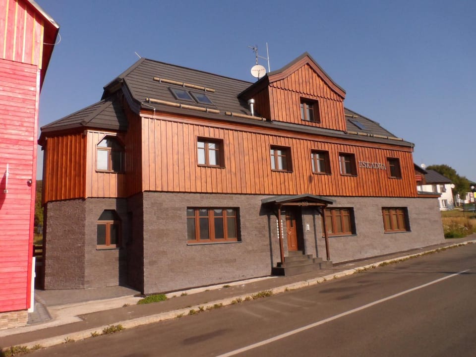 Property building, Facade/entrance