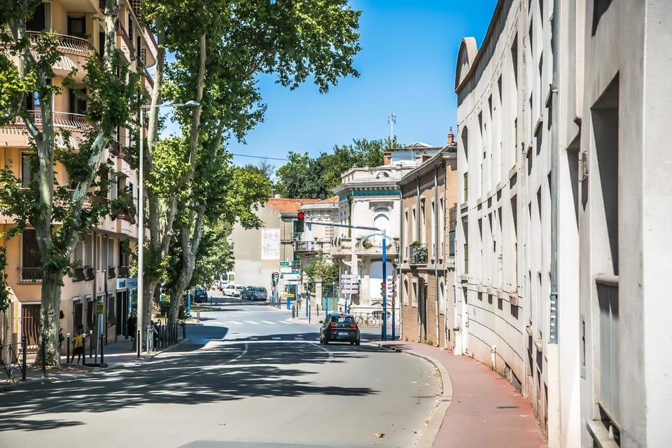 Facade/entrance, Neighbourhood, Street view
