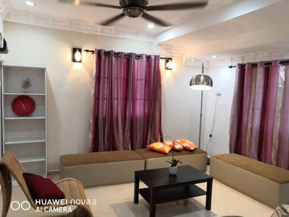 IBU HOME-TO-STAY PASIR GUDANG House in Johor