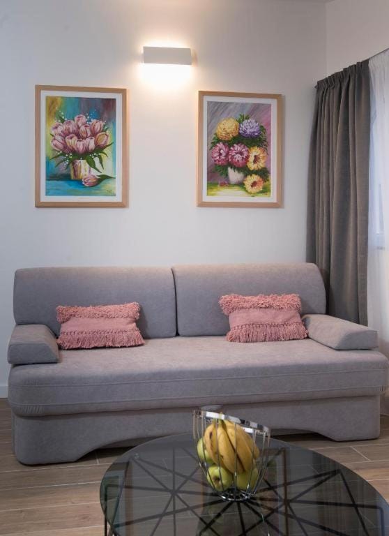 Villa J&J Apartments Residence with Swimming pool Apartment in Podstrana