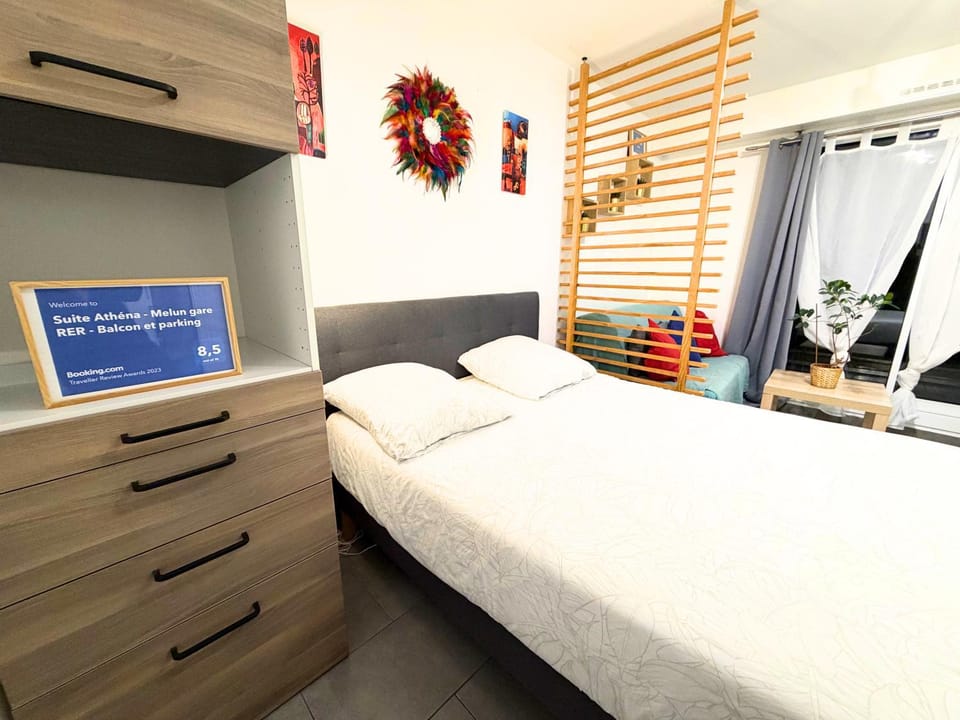 Suite Athéna - Melun gare RER - Studio avec Balcon et parking Apartment in Île-de-France