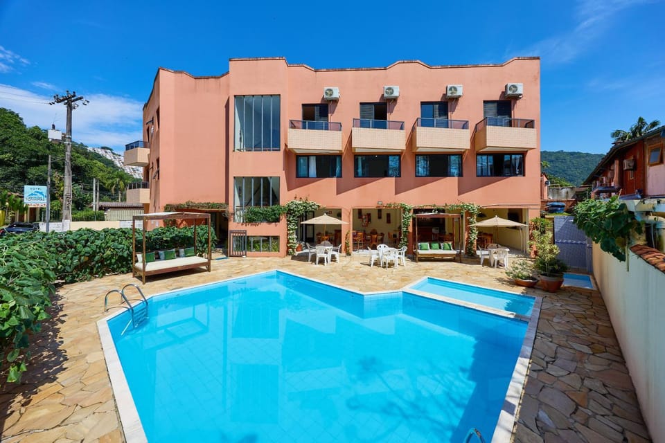 Facade/entrance, Swimming pool