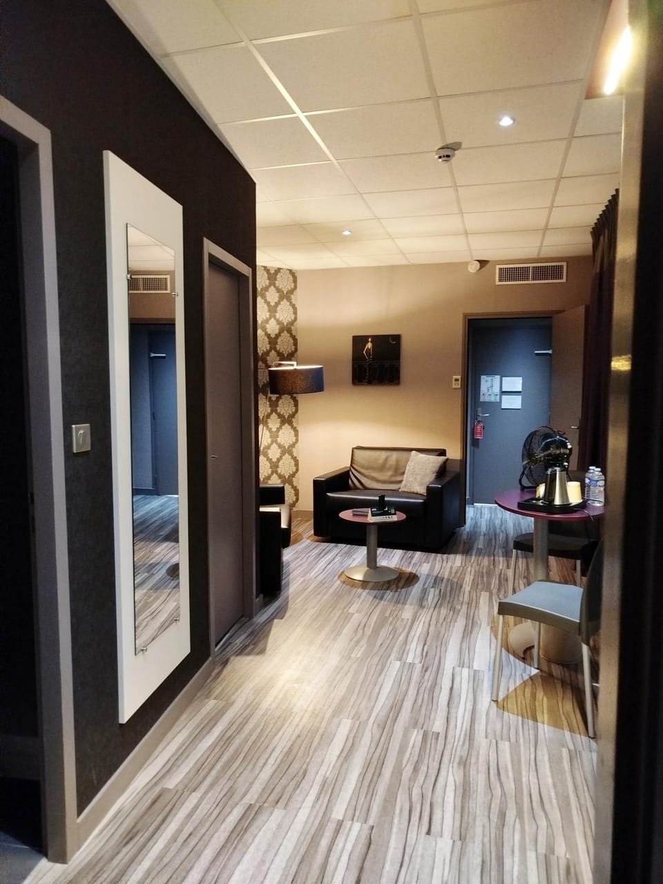 Photo of the whole room