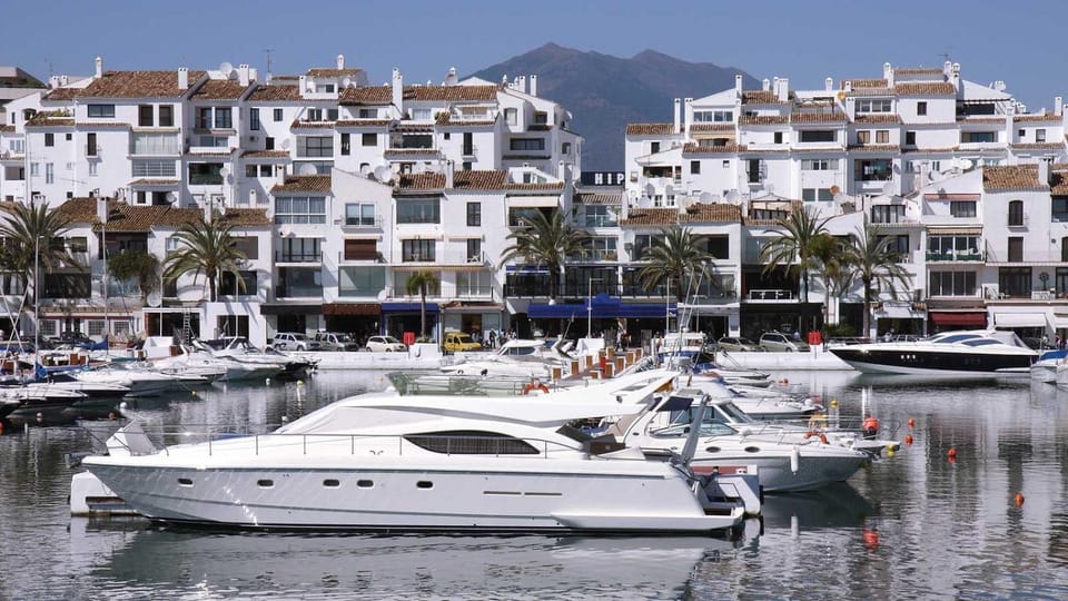 136 A First Line sleeps 6 Apartment in Marbella