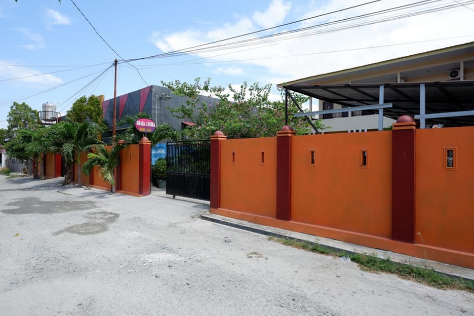 Facade/entrance