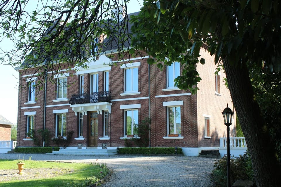 Bed and Breakfast site ancien Château de Martinsart Bed and Breakfast in Hauts-de-France
