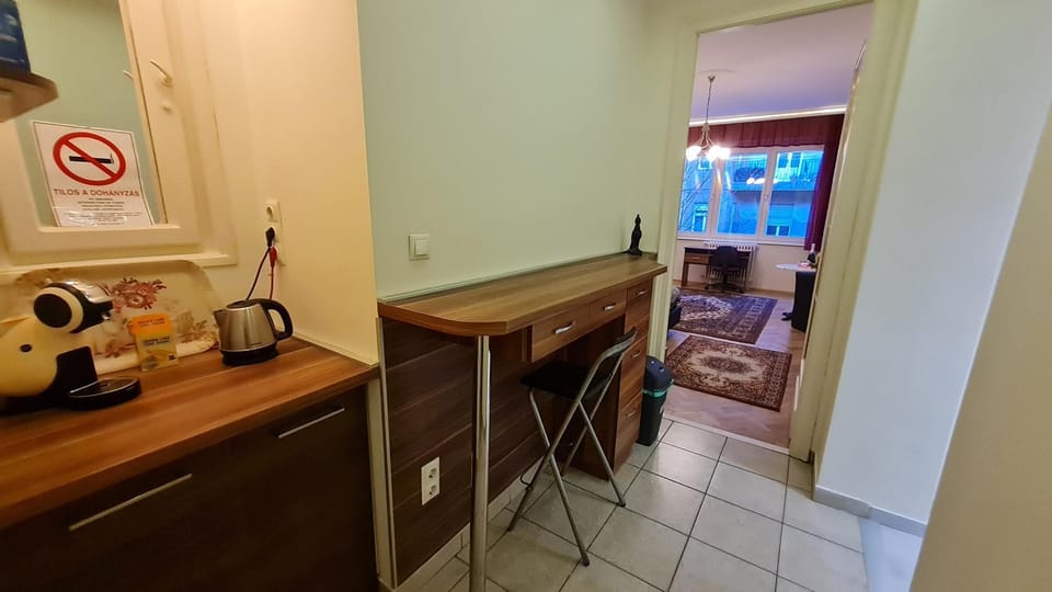 Gyöngyi apartman Apartment in Budapest